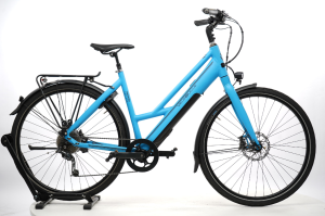 Velo de Ville AEF400 FL (Freilauf) mit 252 Wh-Akku als Trapez-Rahmen in der Farbe sky blue matt, Modell 2021