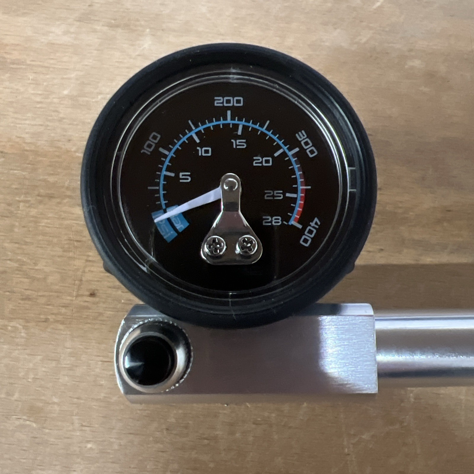 XLC Federgabel-/Dämpferpumpe PU-H03 28bar 400PSI – Bild 3